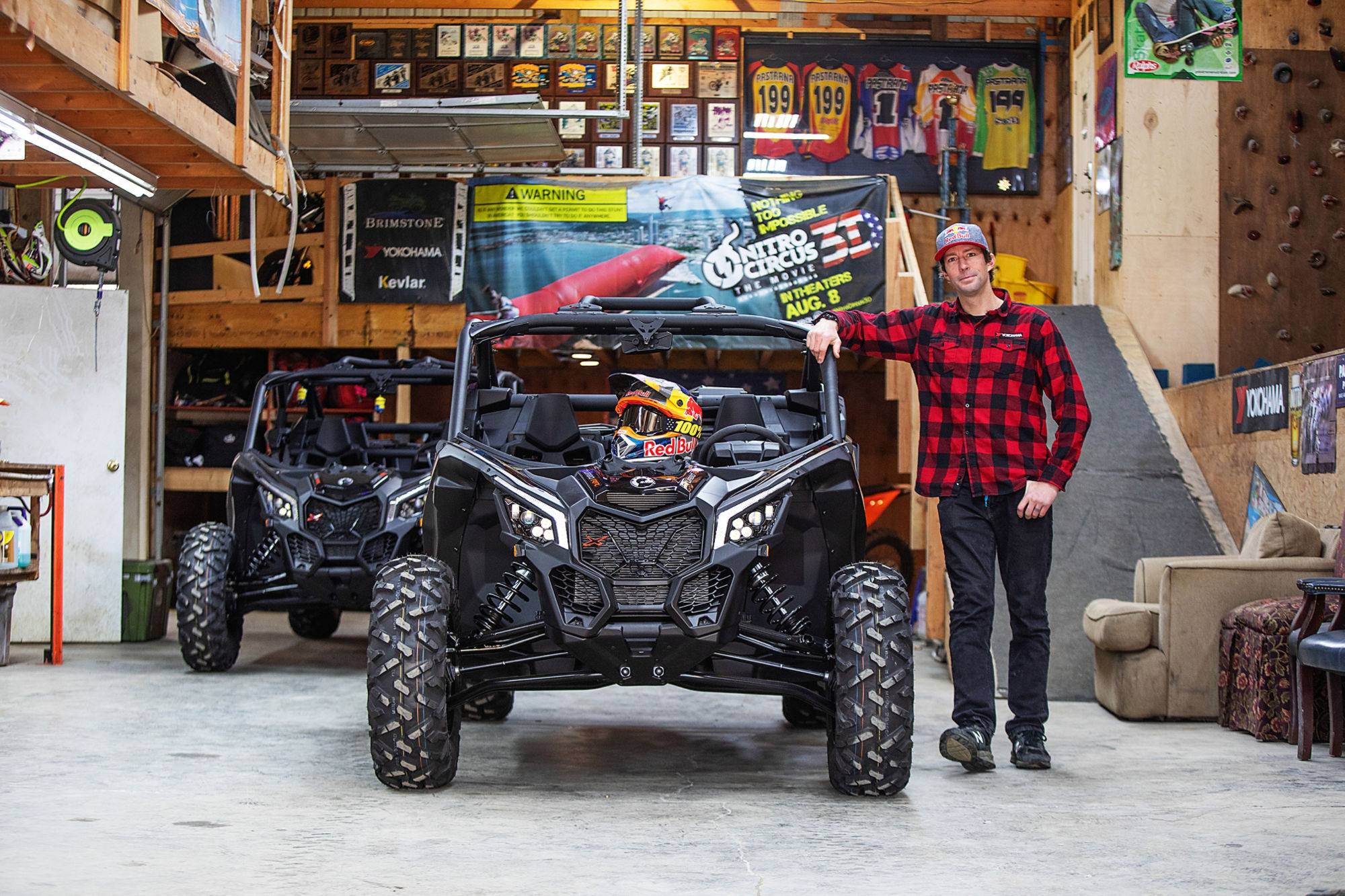 Travis Pastrana con su Can-Am SXS
