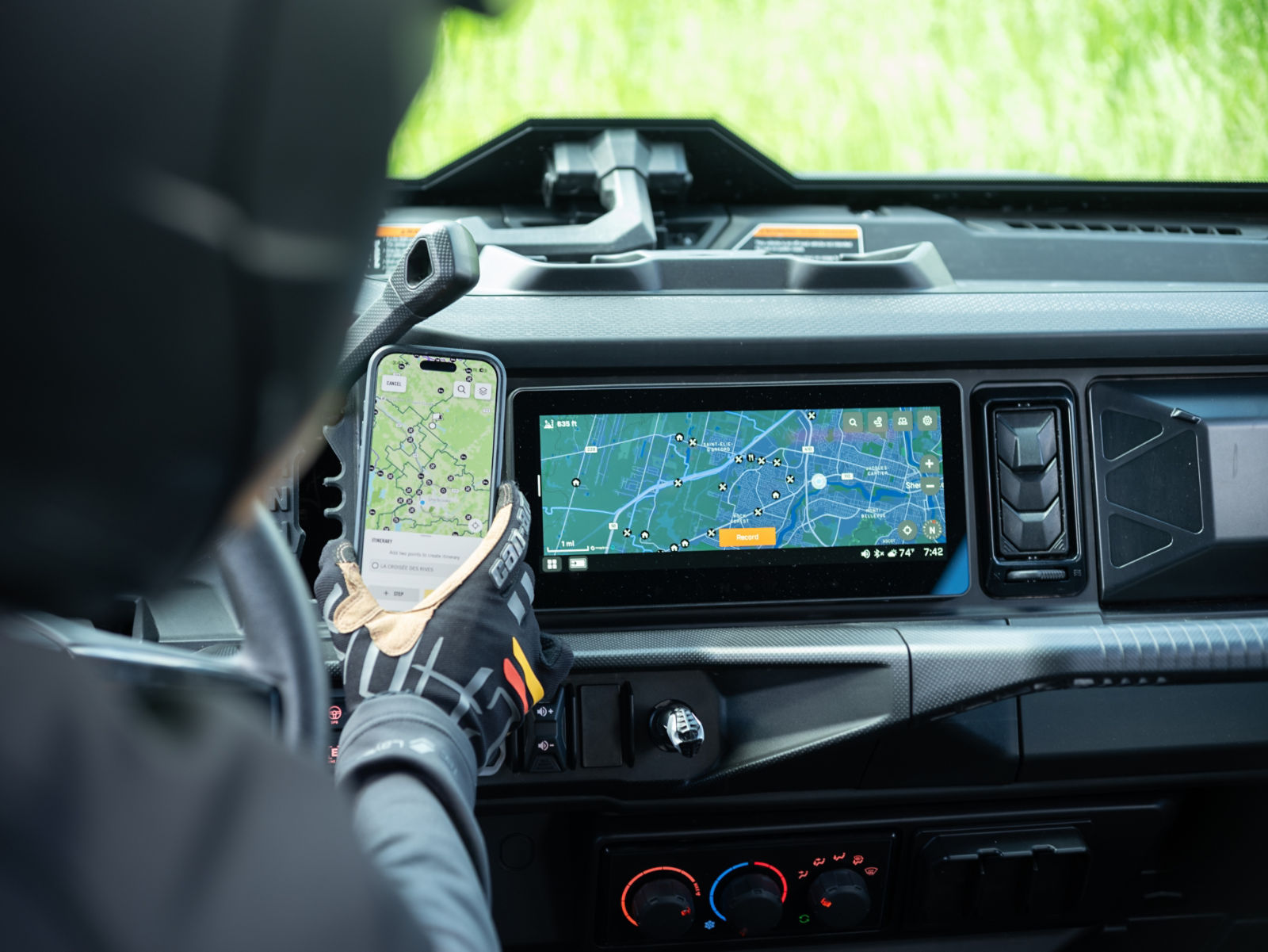 Aperçu de l’application mobile BRP GO! conçue pour les passionnés de véhicules tout-terrain et de véhicules côte à côte.