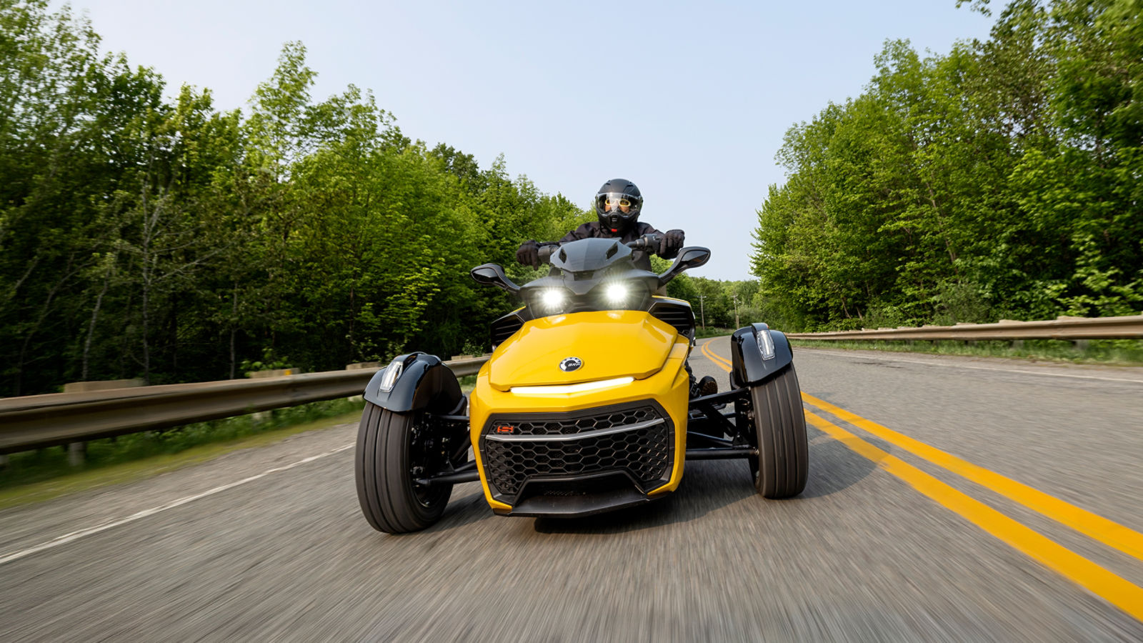 Cruiser Three-Wheel Motorcycle - Can-Am On-Road