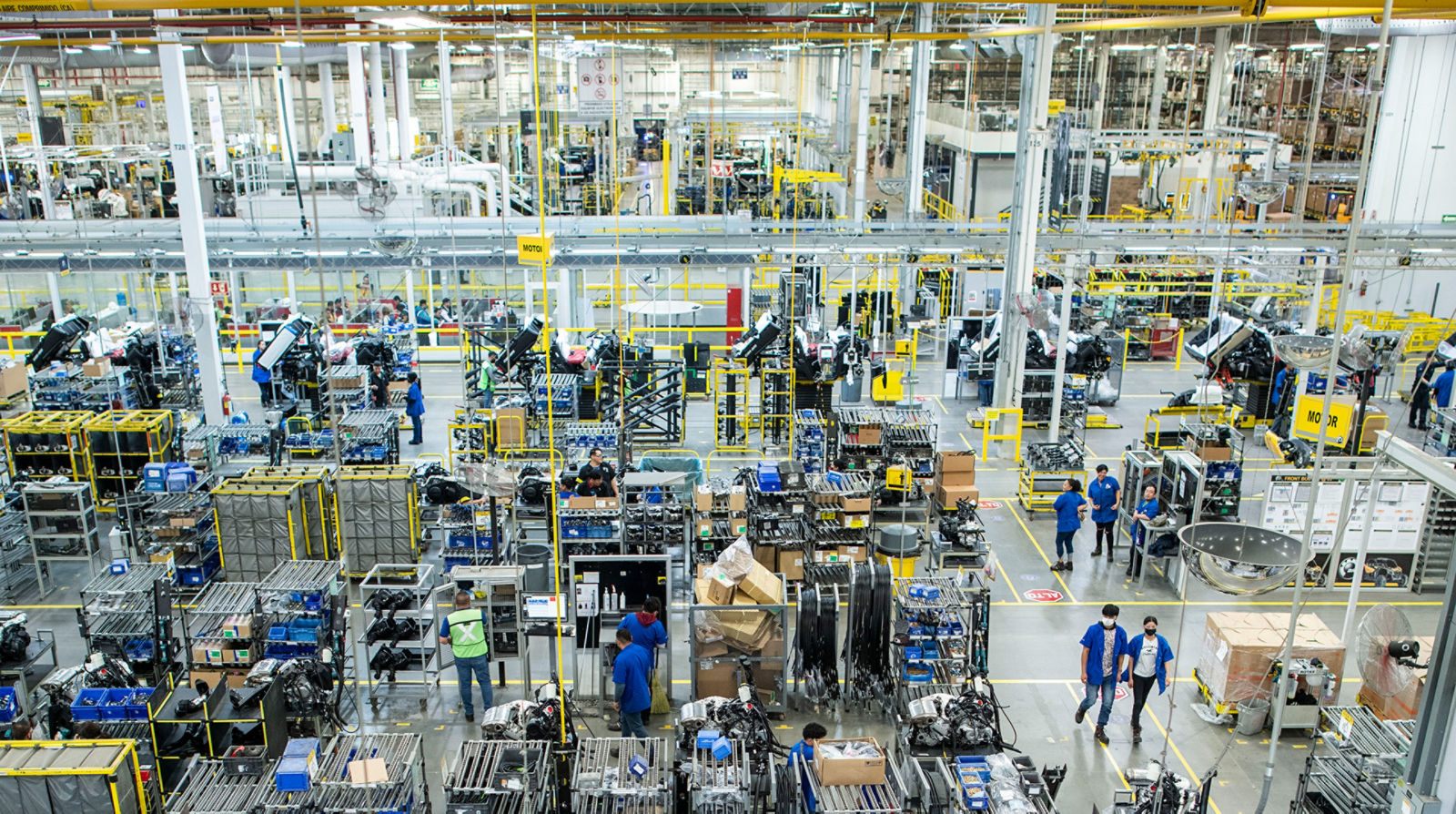 El interior de una planta de montaje de BRP.