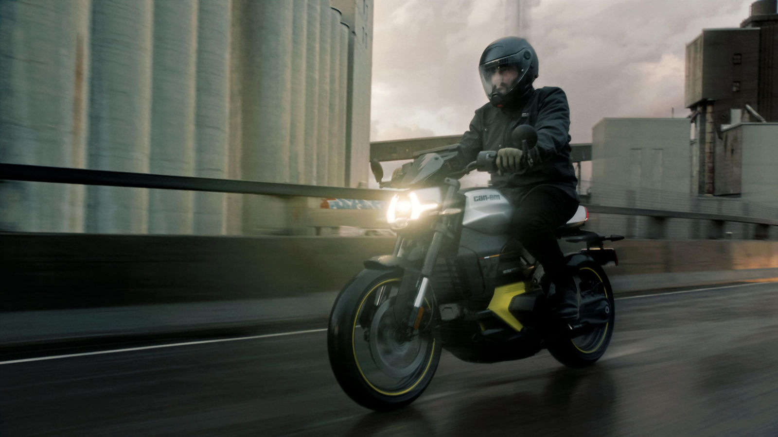 A rider on his 2025 Can-Am Pulse electric motorcycle in the city