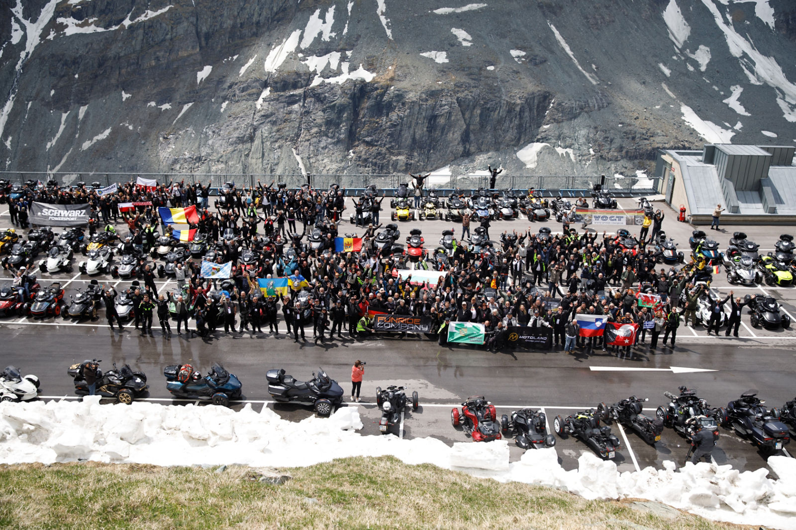 Gruppenfoto bei der Can-Am Grossglockner Challenge 2023