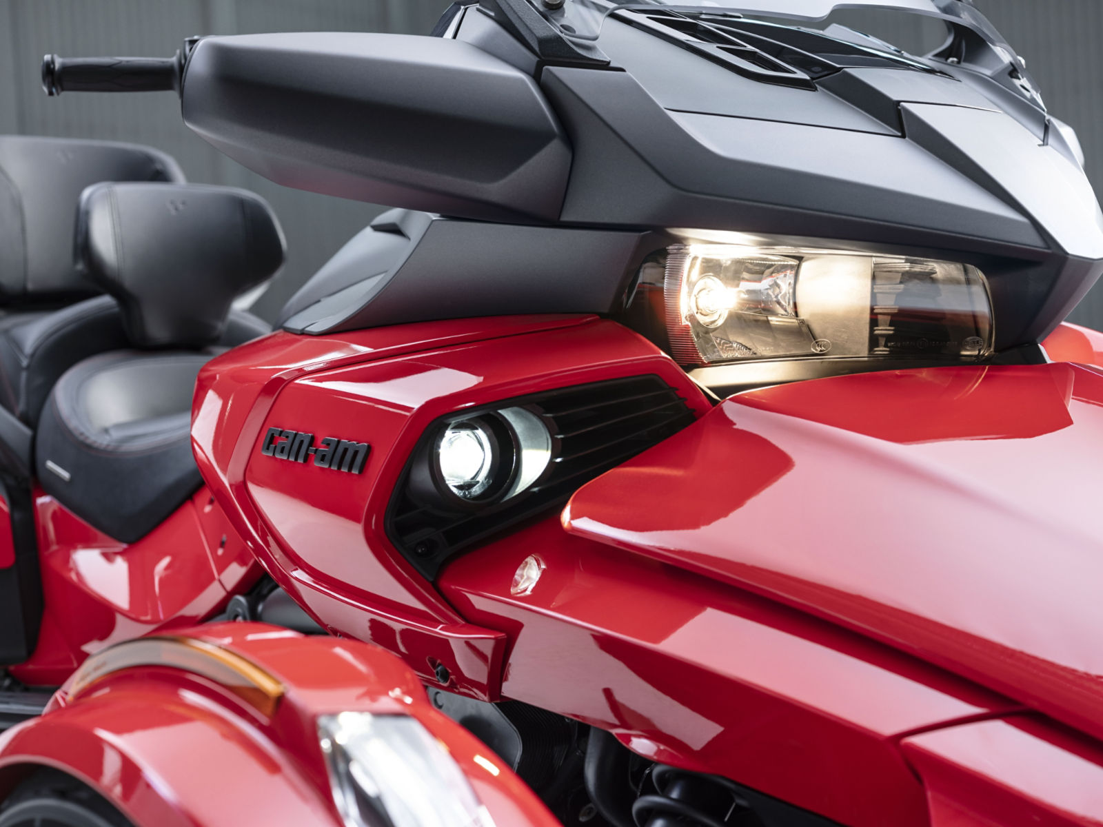 UNE COULEUR MODERNE POUR LE CAN-AM SPYDER F3 LIMITED