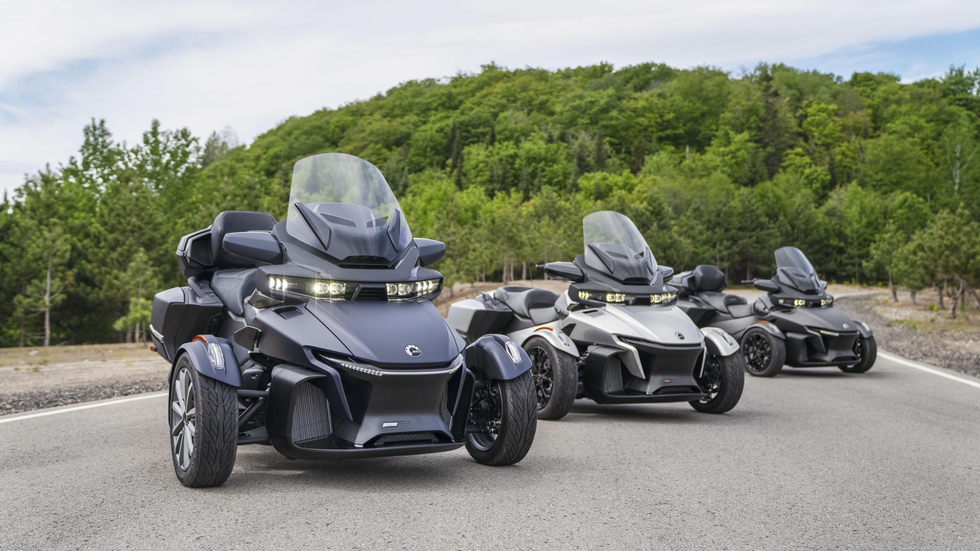 EXUDE LUXURY WITH THE NEW SPYDER RT COLORS