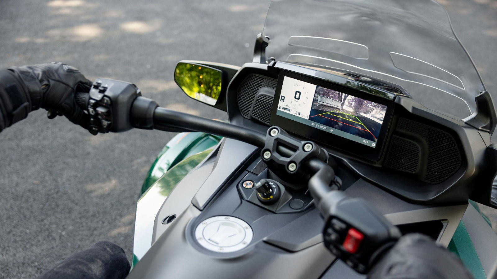 10,25" display of a Can-Am Spyder