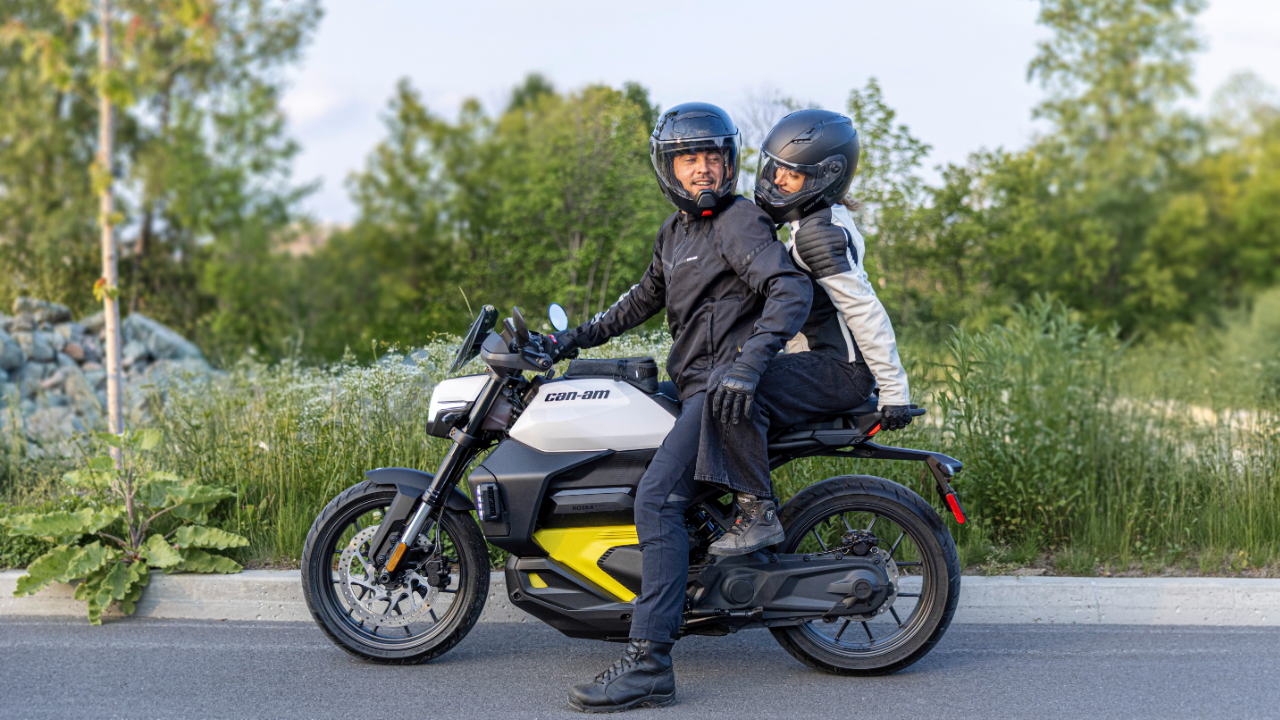Rider turning on their Can-Am 3-wheel motorcycle