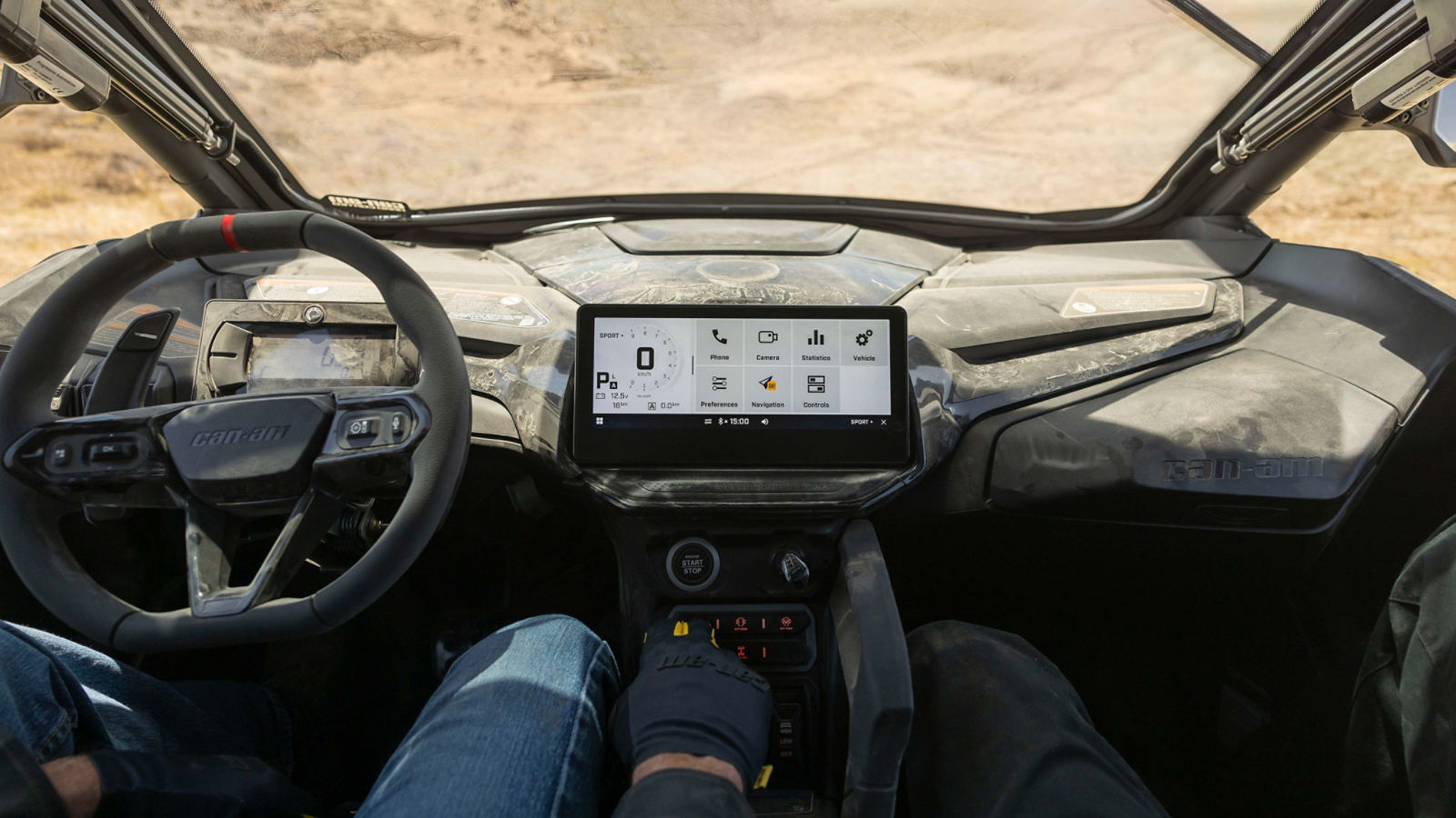Painel de um veículo Can-Am Off-Road com display touchscreen de 10,25"