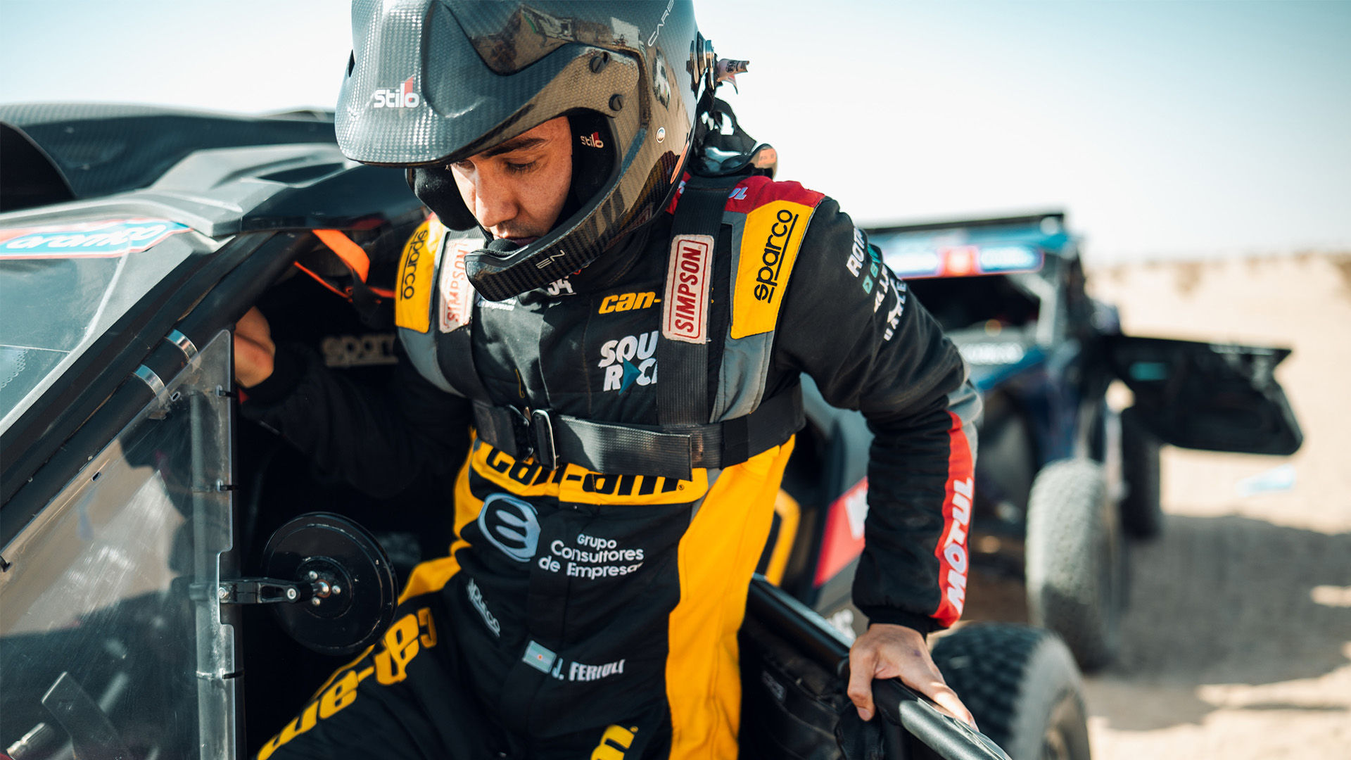 Can-Am racer exiting their side-by-side