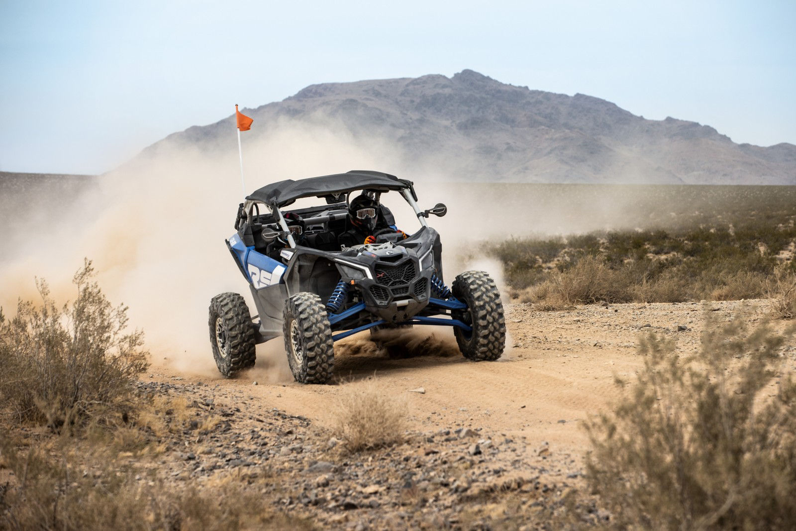 Maverik X3 en el desierto