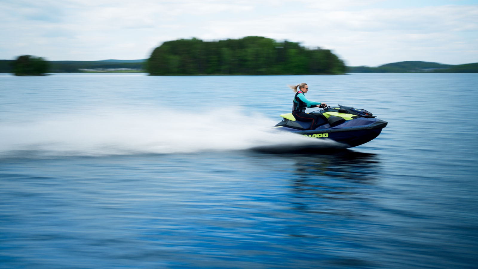 En förare på en Sea-Doo