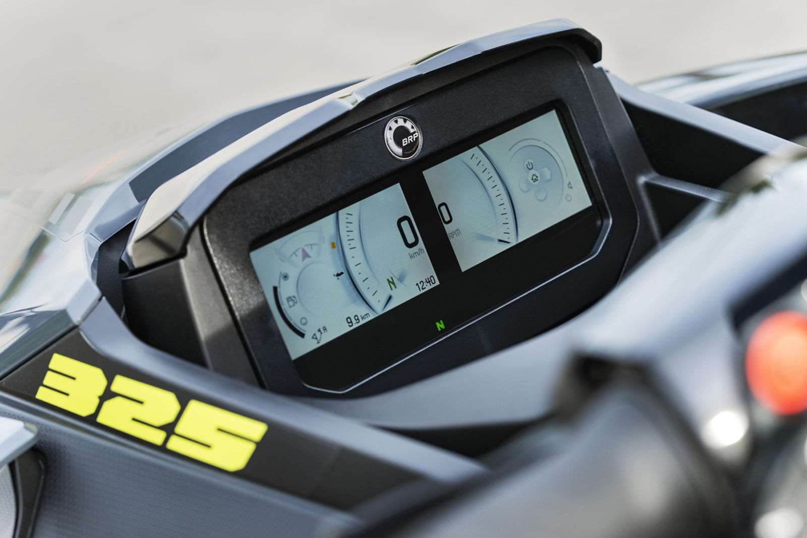 La tecnología de la pantalla LCD de Sea-Doo RXT-X