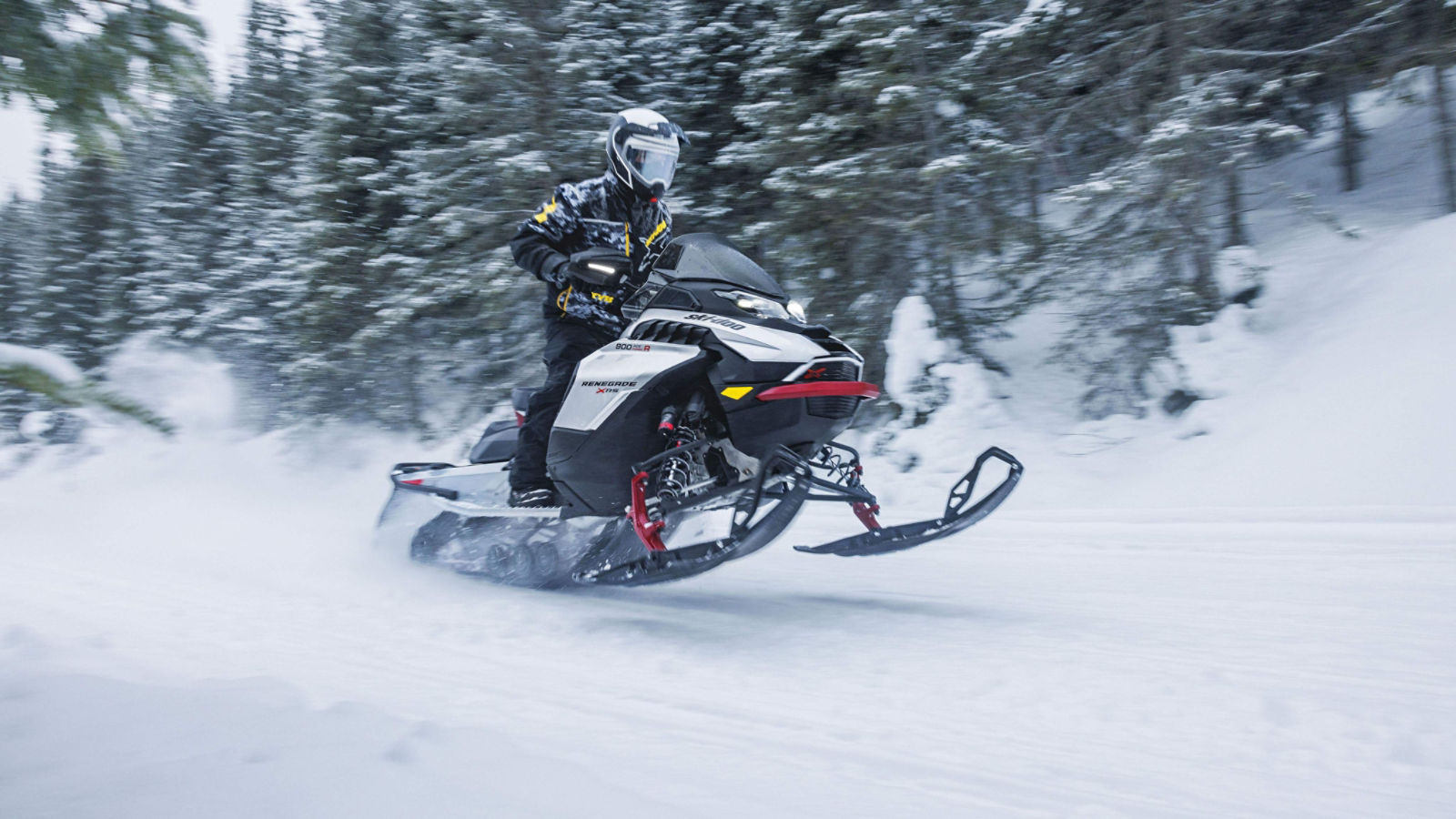 Experience The 2024 Snowmobile Launch Ski Doo   SKI MY24 Trail REN X RS 900 ACE Turbo R HypSilver Action WEB 6U6A9015 RGB