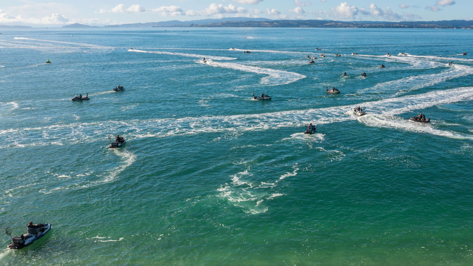 Regroupement de passionnés de motomarines durant un évènement club social de Sea-Doo