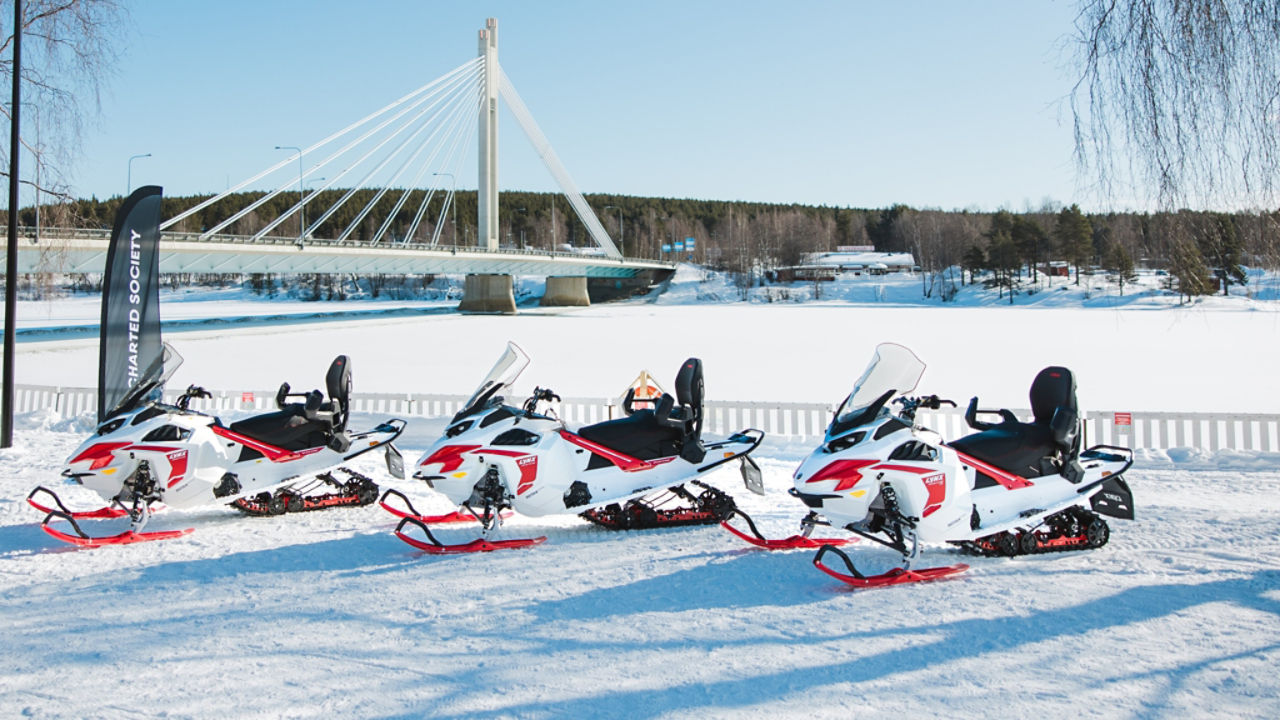 lineup of electric Lynx vehicles