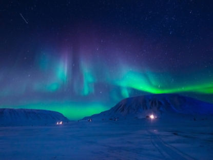 the northern lights in svalbard