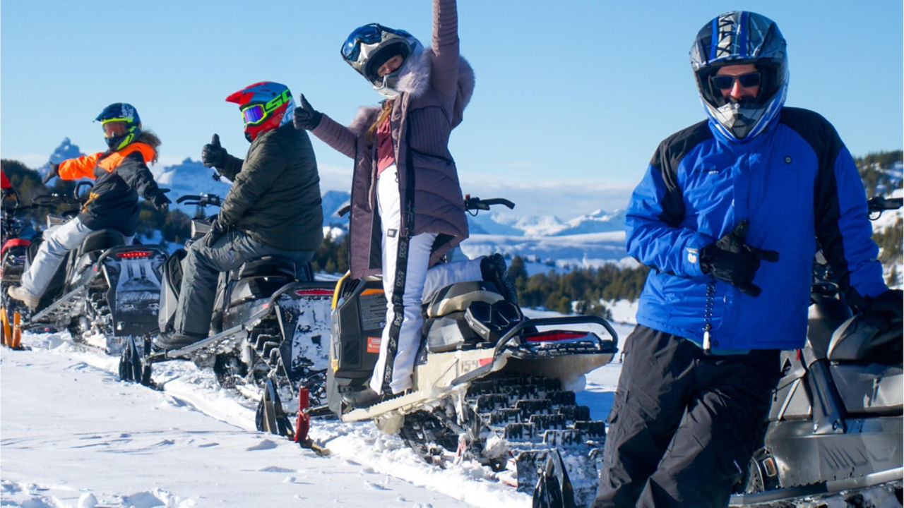 group ride at Limitless Riding Clinics