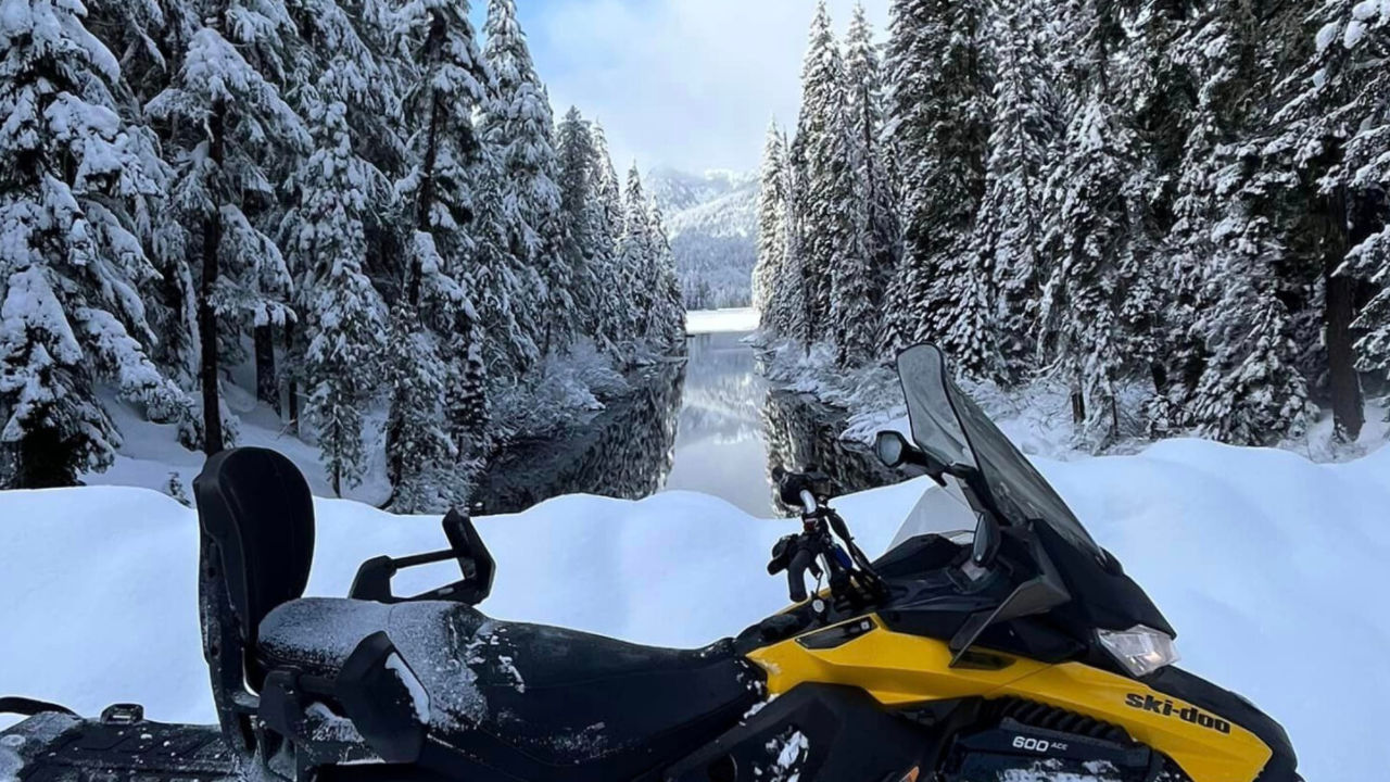 ski doo product in snow