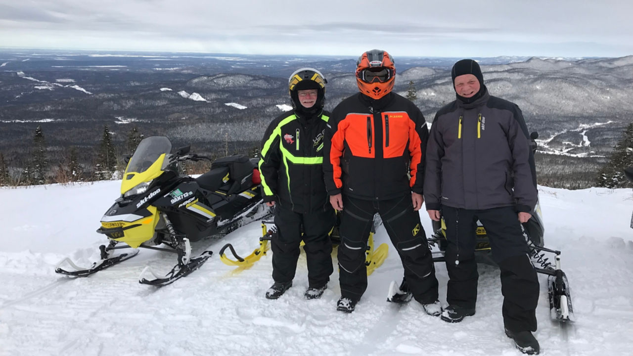 groupe de pilotes à Gaspé