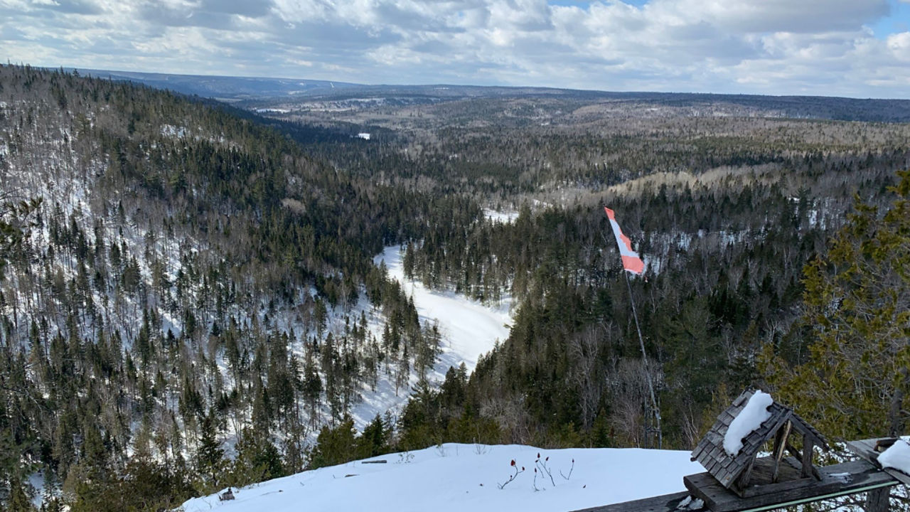 grand groupe de pilotes de ski-doo